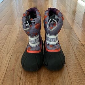 Sorel Size 8 Girls snow boots